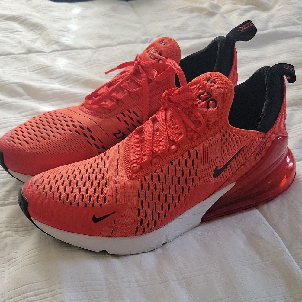 Nike Air Max 270 Red Sneakers